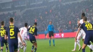 Gaziantep FK - Fenerbahçe maçının ilk yarısında yaşanan tartışmalı pozisyonlar