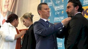 Gelecek Partisi'nden istifa eden 1025 kişi AK Parti'ye katıldı