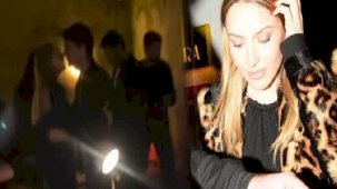 Hadise, kendisinden 10 yaş küçük Mert Ayaydın ile sarmaş dolaş görüntülendi!