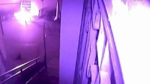 Her yerde aranıyor! Barışma teklifini reddeden eski kız arkadaşının evini yaktı