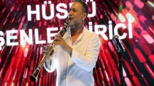 İzmir'de Hüsnü Şenlendirici sürprizi! AK Parti'den listeye girdi