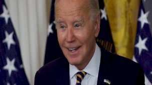 Joe Biden, Merkel ile Kohl'u karıştırdı