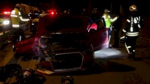 Kaçan sürücü her yerde aranıyor! Otomobil TIR’a çarptı: 1 ölü, 3 yaralı