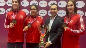 Kadın Güreş Milli Takımı, Avrupa Şampiyonası'nı ikinci tamamladı