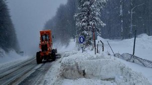 Kar esareti: Kar kalınlığı 29 santimetreye ulaştı! 100 kişi kurtarıldı
