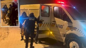 Kars'ta mahsur kalan 110 kişi kurtarıldı! Kar nedeniyle çok sayıda araç yolda kalmıştı