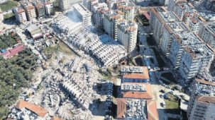 Kimi mezar kimi umut peşinde