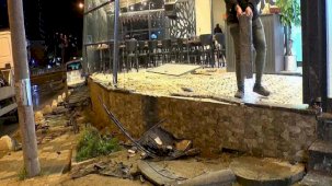 Maltepe’de kontrolden çıkan araç restorana daldı!