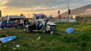 Manisa'da feci kaza: 3 ölü 2 yaralı