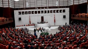 Meclis'te vekiller arasında '28 Şubat' tartışması