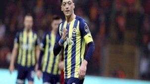 Mesut Özil yeşil sahalara geri dönüyor! Efsanelerle rakip olacak