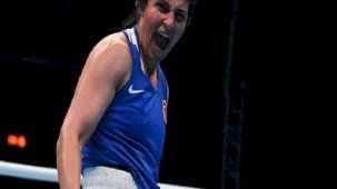 Milli boksör Busenaz Sürmeneli, Trabzonspor'dan ayrıldı!