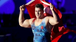 Milli güreşçi Rıza Kayaalp Avrupa ikincisi oldu