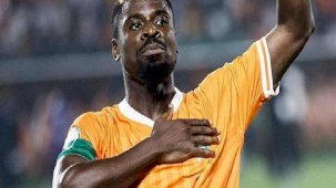 Ne pahasına olursa olsun Galatasaray'ı istiyor! Aurier imzaya çok yakın