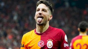 Ofsayt nedeniyle golü geçersiz sayılan Dries Mertens, saniyeler içerisinde ağları sarstı