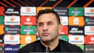 Okan Buruk'tan Çek muhabirlere tepki! 'Siz konuşun isterseniz'