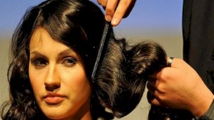 Özel uçaklarıyla geliyorlar! Türkiye'de artık kuaför turizmi dönemi başladı