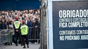 Portekiz'de ortalık karıştı! Taraftarlar ve polis kavga etti