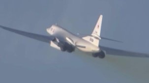 Rusya Devlet Başkanı Putin, bombardıman uçağı Tu-160M ile uçtu
