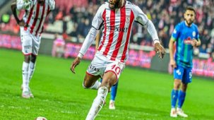 Samsunsporlu Oliver Ntcham, kullandığı 4 penaltıyı da golle sonuçlandırdı