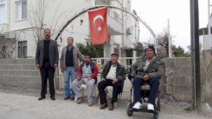 Türkiye'nin ilk astronotu Alper Gezeravcı'nın akrabaları Mersin'de dönüşünü bekliyor