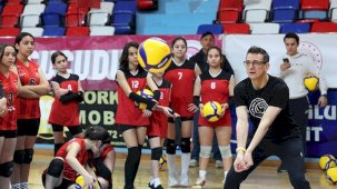 VakıfBank'ta Guidetti, Yarının Sultanları için Zonguldak'a gitti!