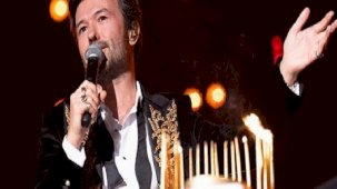 Yalın'ın 20. yıl gururu! 'Beraber yaşlanmaya devam'