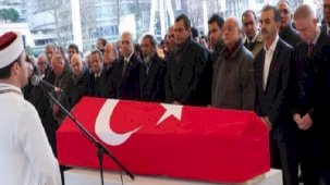 Yılmaz Karakoyunlu son yolculuğuna uğurlandı
