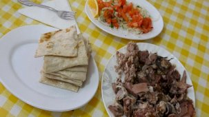 Yozgat'ta odun ateşinde 15 saatte pişer kuzu kelle, 2 saat içerisinde tükeniyor