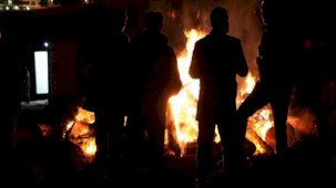 Yüzlerce kişi akın etti! Bir yanda kamp ateşi, bir yanda sinema keyfi