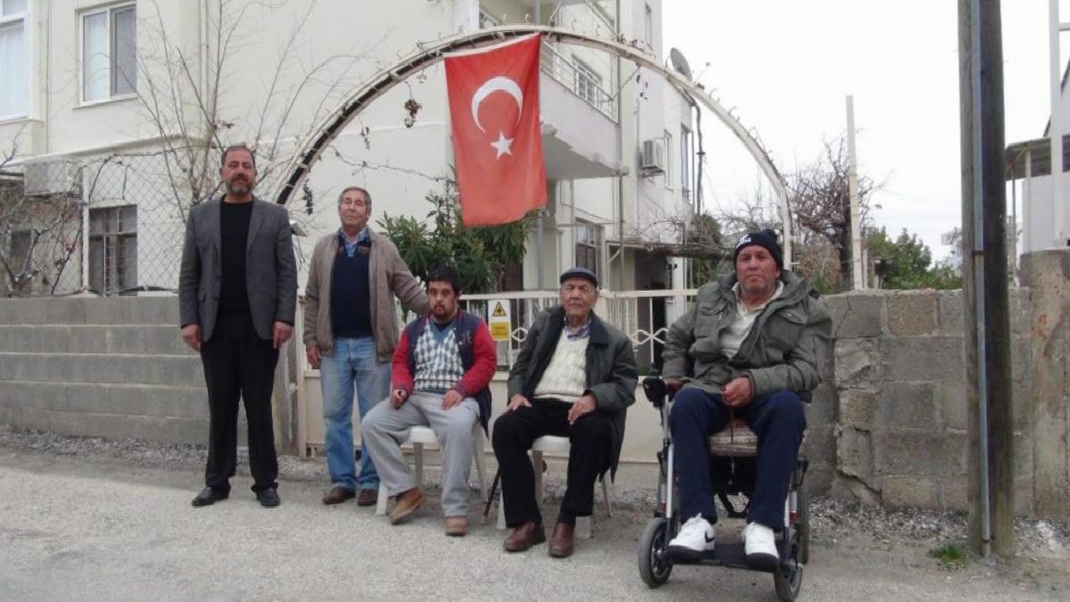 Türkiye'nin ilk astronotu Alper Gezeravcı'nın akrabaları Mersin'de dönüşünü bekliyor