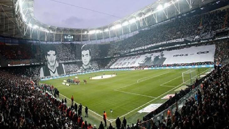 Beşiktaş taraftarından Galatasaray maçında dev koreografi!