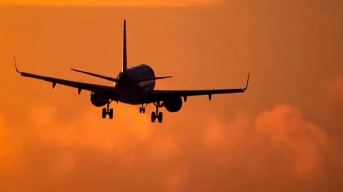 Endonezya'da iki pilot uyuyakaldı, 153 yolculu uçak rotadan çıktı