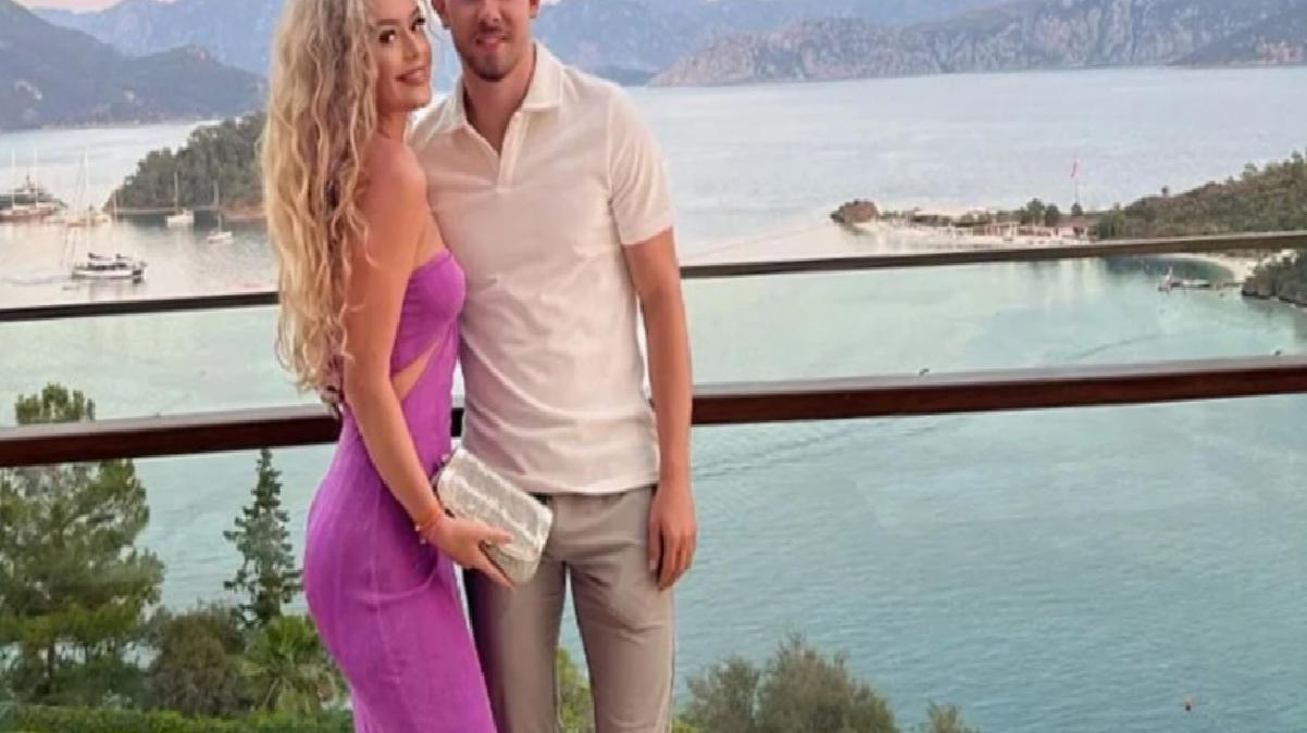 Ferdi Kadıoğlu'nun sevgilisiyle romantik anları! Gören herkes aynı detaya takıldı