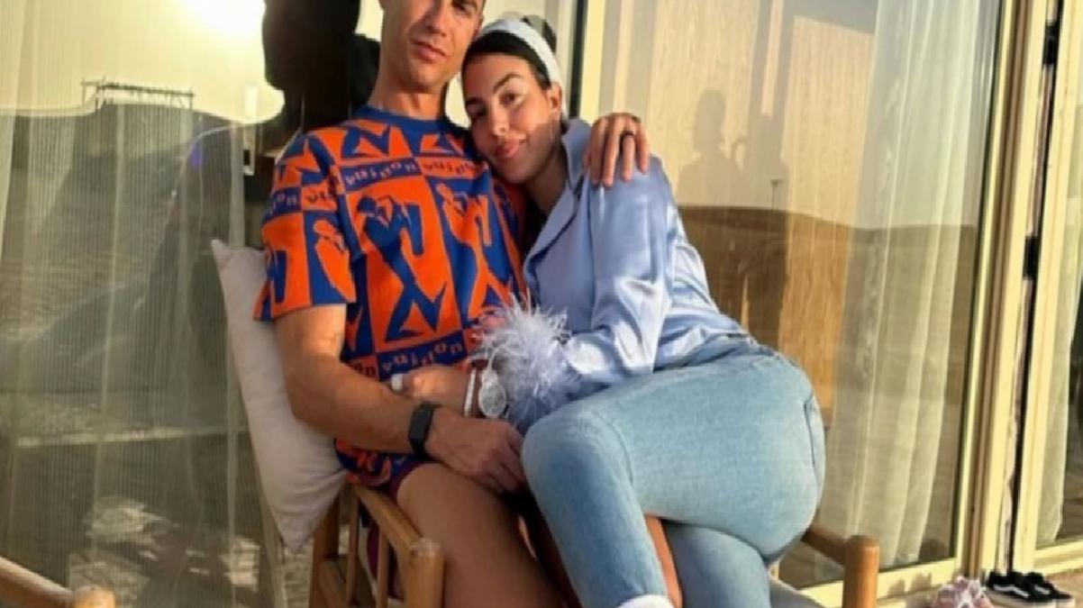 Futbolseverler kahrolacak! Ronaldo'nun futbolu bırakacağı tarihi sevgilisi verdi