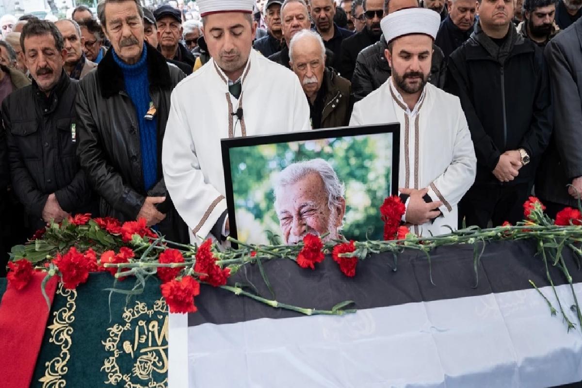 Selvi Boylum Al Yazmalım'ın yapımcısı Arif Keskiner son yolculuğuna uğurlandı! Kadir İnanır duygusal anlar yaşadı