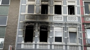 Almanya'da kundaklanan binadan kurtulan Türkler, panik anlarını anlattı