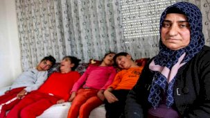 ALS Hastası Çocuklarına Fizik Tedavi İçin Yardım Bekleyen Kahraman Anne