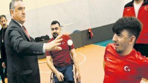 Bakan Bak'tan Başkent'te spor turu!