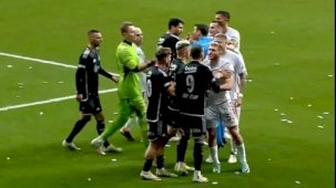 Beşiktaş - Galatasaray derbisinde tansiyon yükseldi! Cenk Tosun ve Kerem Demirbay tartıştı