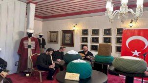 Bursa Mevlevihanesi'nde Tac-ı Saadet Sergisi Açıldı