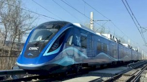Çin, hidrojenle çalışan ilk yolcu trenini başarıyla test etti