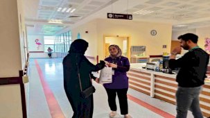 Diyarbakır'da Hastane Ziyareti Sonrası Seccade ve Kitap Dağıtıldı