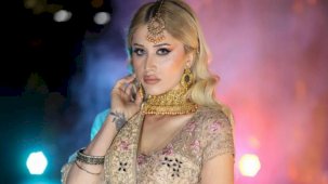 Diyarbakır'dan muhtar adayı olup çekilmişti! Simurg Sarsılmaz estetiksiz haliyle dikkat çekti