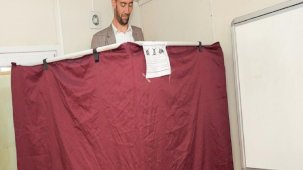 'Dünyanın en uzun adamı' ünvanlı Sultan Kösen oyunu Mardin'de kullandı