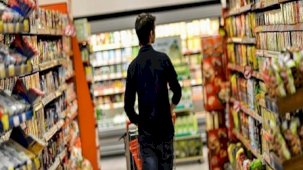 Enflasyon şubat ayında yüzde 4.53 arttı, yıllık bazda yüzde 67.07 oldu