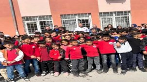 ERÜ Spor Bilimleri Fakültesi öğrencileri 'Spor Yap Zinde Kal' etkinliği düzenledi