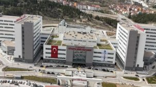 Fahrettin Koca'dan Kütahya Şehir Hastanesi paylaşımı: Bazı özellikli tedavi imkanları sunuyor