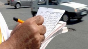 Fahri Trafik Müfettişlerinin park cezası yazma yetkileri askıya alındı