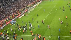 Fenerbahçe, Trabzonspor maçında çıkan olayları değerlendirmek üzere olağanüstü genel kurul toplantısı kararı aldı